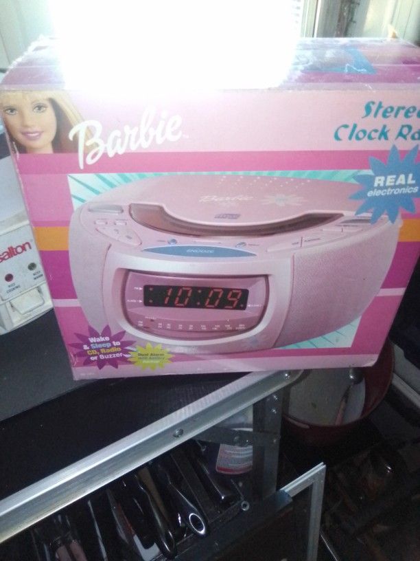 Barbie Stereo CD Clock Radio
