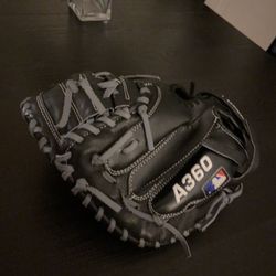 Youth Wilson A360 Catchers Mitt 