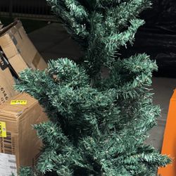 6Ft christmas trees no lights