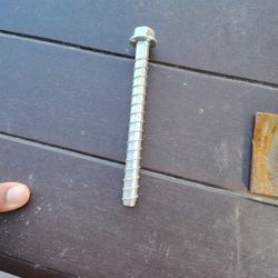 Se Venden Tornillos De 1/2 ×6" Para cemento 