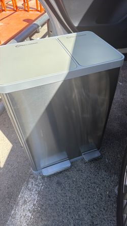 Dual trash can