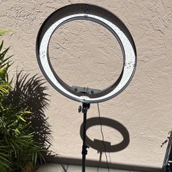 Ivisii 19” Studio Light 