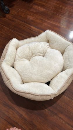 Pet bed for dog / cat