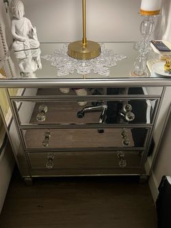 Pair of Mirrored 3-Drawer Dressers / Nightstands