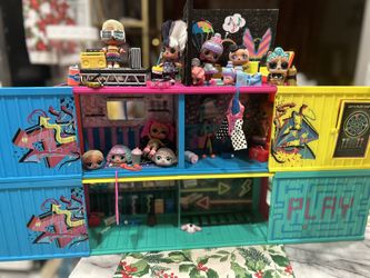 Lol Girl Dolls House (2) W/ Lol  Dolls Included