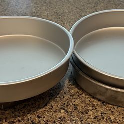 10x2 Cake Pans. Set of 4