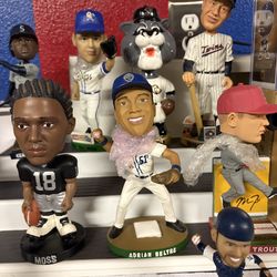 Random   Bobbleheads   25 Each