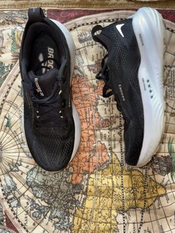 Women Shoes Brooks