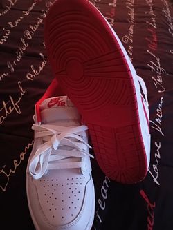 Used just one time Jordan shoes sz 10 no box pickup only!!