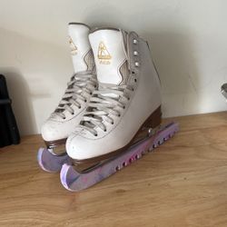 Skates 