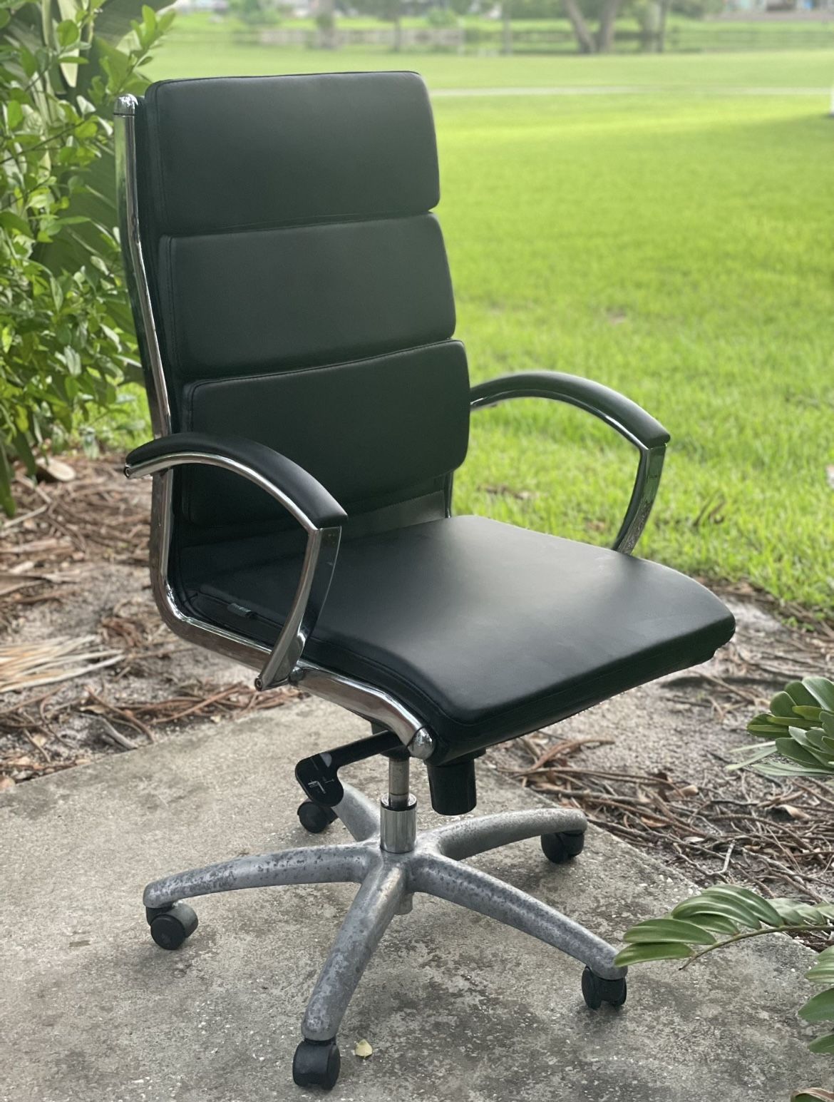 3 Office Chair - LIVELLO   HIGH   BACK   EXECUTIVE CHAIR   BLACK
