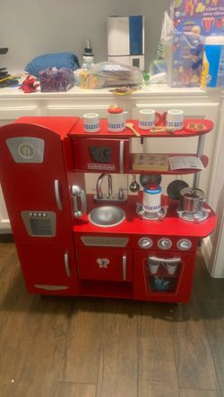 Kid craft play kitchen