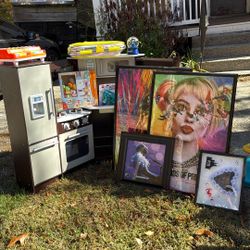 EVERYTHING MUST GO . Brand New In Box Toys , Bobble Head , Children’s Kitchen Etc