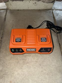 RIDGID 18V Dual Port Simultaneous Battery Charger Model AC86095 New !!!