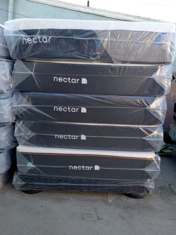 Nectar Mattress.    

Nectar Premier 13" queen Memory Foam  Mattress.    

 Brand New Mattress.   

  Delivery Available