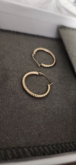 14k hollow gold earings