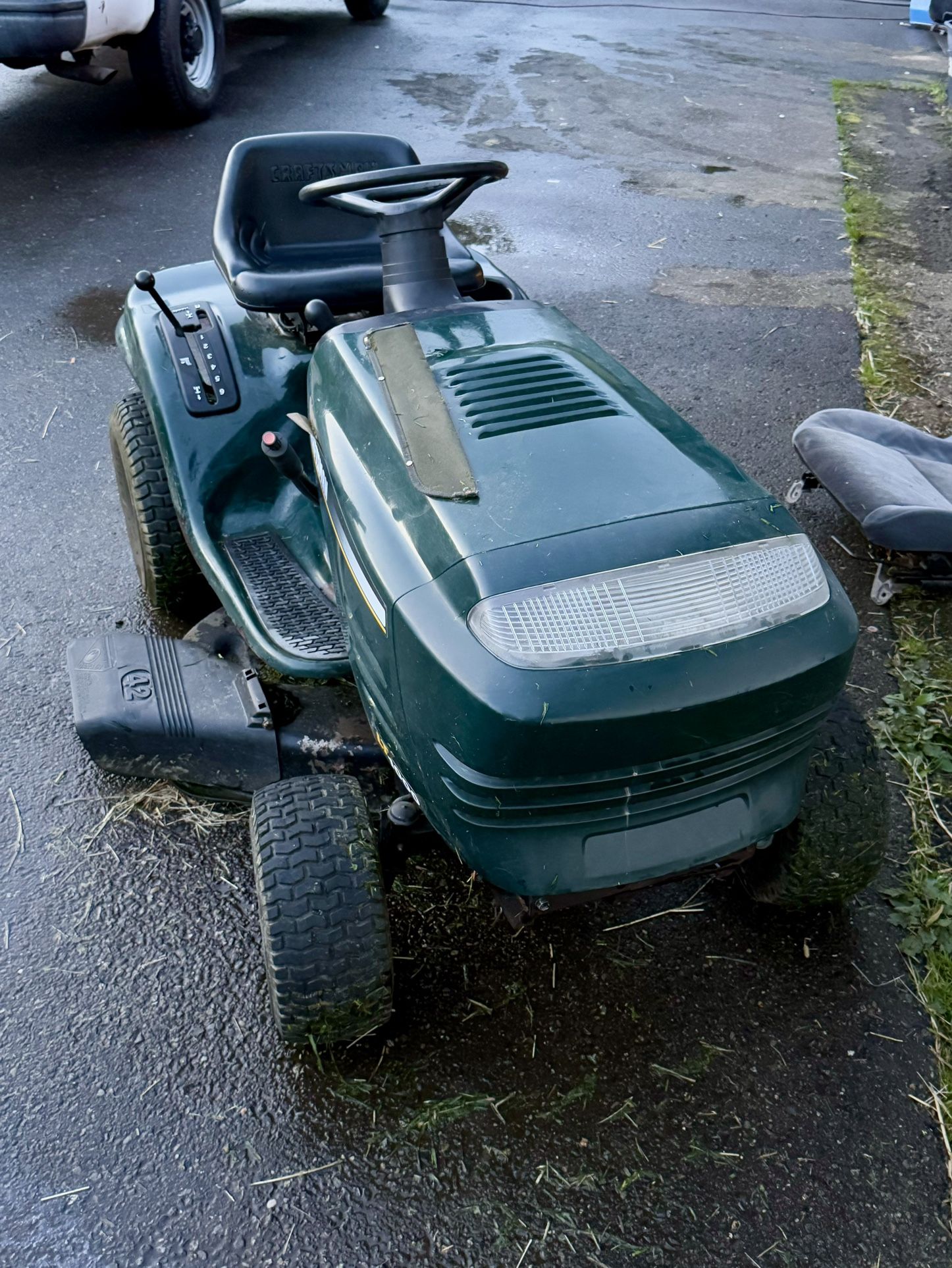 Craftsman 42” Riding Lawn Tractor – 15HP Kohler, 