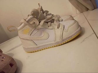 Used Nike retro mid 1 sail/LT Laser Orange white toddler 6c
