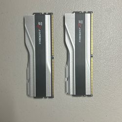 G. Skill TRIDENT Z5 32GB (2x16GB) DDR5-6400
