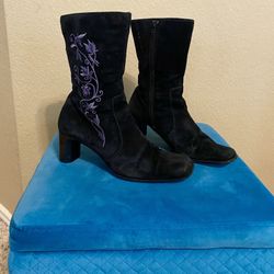 Cute Women Boots Size 8 $10