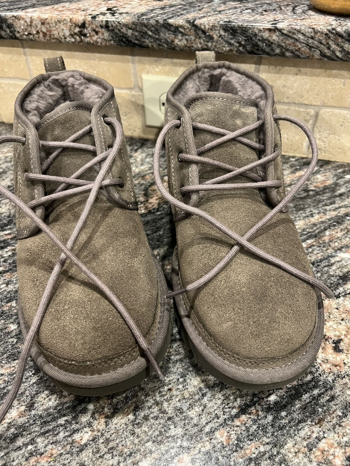 UGG Men's Neumel Suede Casual Boots Size 11, NEW ,