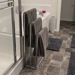 Silver Metal Freestanding Towel Rack for Bathroom