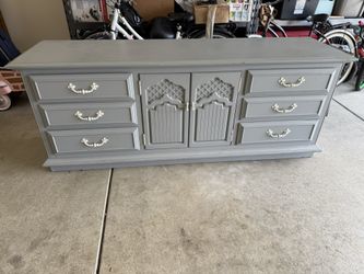 Dresser