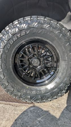 17" Black Rhino Taleo & Toyo Open Country RT Trail 35x12.50R17 For Chevy 1500 & GMC 1500