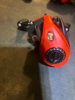 Right handed  Lew’s mach smash, SLP bait caster reel
