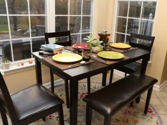 5 piece Dining set new in box with delivery