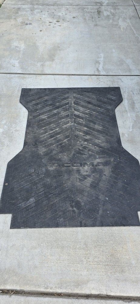 6ft Toyota Tacoma Bed Mat