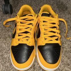 Nike Dunk Low yellow trainers. Size US 8.5 