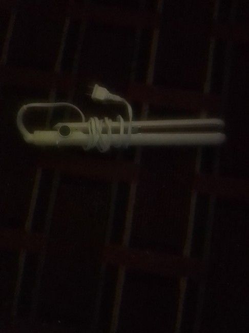 Conair Flat Iron White And Rose Gold Heat Goes Up To 410°F