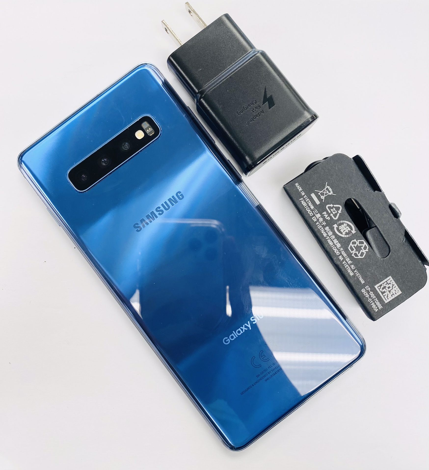 Samsung Galaxy S10 (128 gb) unlocked with store warranty for Sale