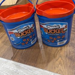 Medium Size Balls Chuck It Bucket Dogs 