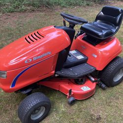Simplicity Regent lawn tractor riding mower in working condition. Delivery available, please read ad