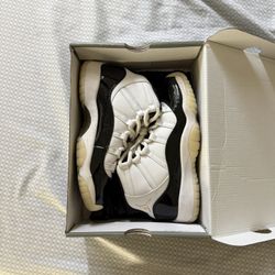 Jordan 11 “gratitude” Size 7 Youth