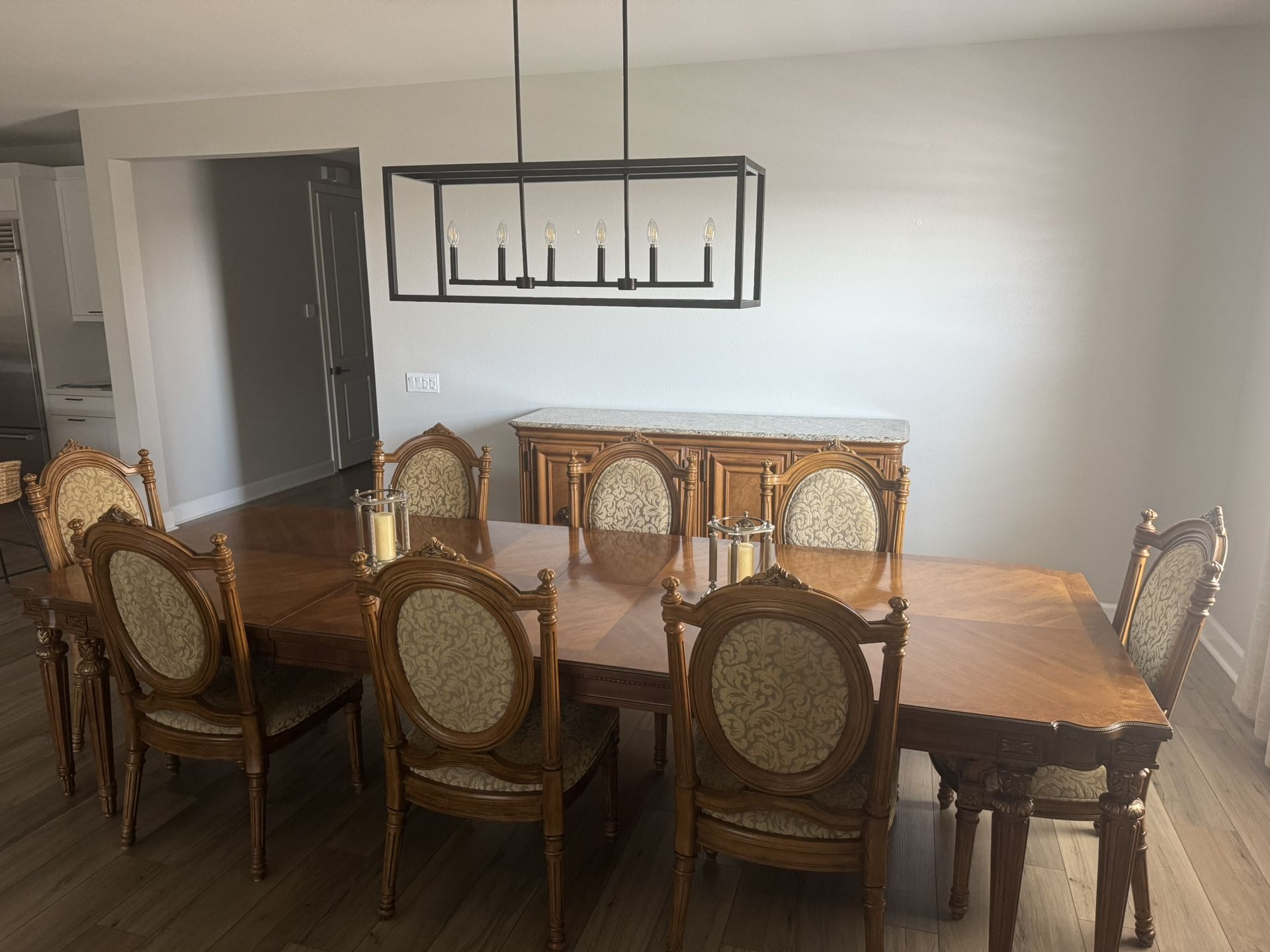 Bernhardt Dining Room Set With Matching Console