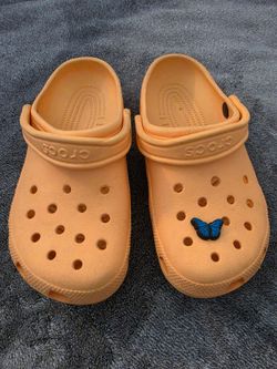 Women's crocs size 7