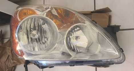 05 06 Honda CRV OEM genuine right headlight assembly 33100-SCA-A110-M1