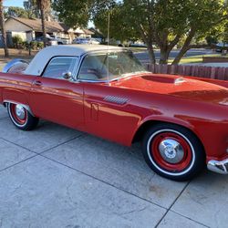 1956 Ford Thunderbird