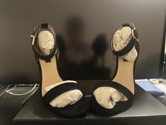BLACK Saks Fifth Ave Yvette Black Suede High Heels – Size 8 – Brand New in Box
