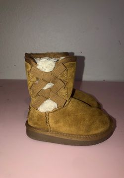 KOOLABURRA BY UGG toddler size 6