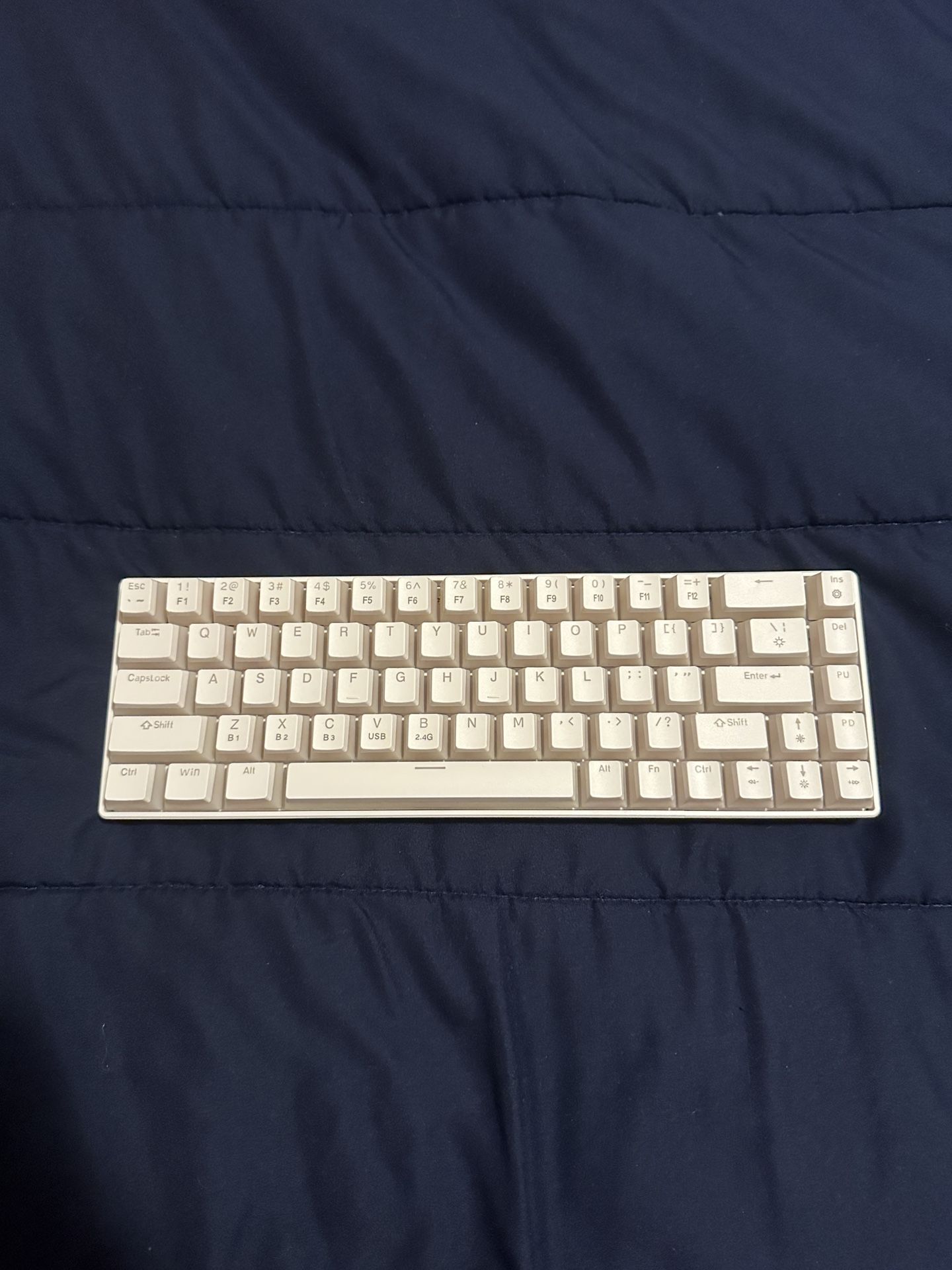 Magegee Mechanical Keyboard - 65% Size - Supports Bluetooth