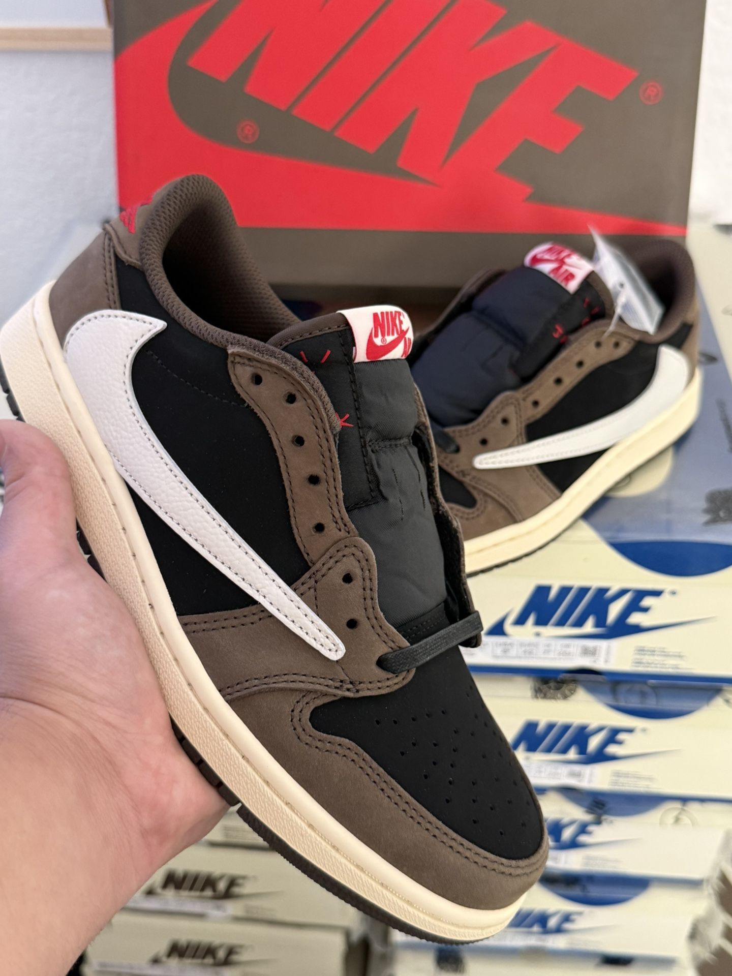 Nike Air jordan 1 low travis Scott Dark Mocha Size 7,7.5,8,8.5,9,9.5,10,10.5,11,12