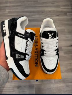 Lv Shoes Size 8 Brand New 