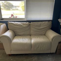 FREEE   Beige Leather Medium Love Seat Couch 