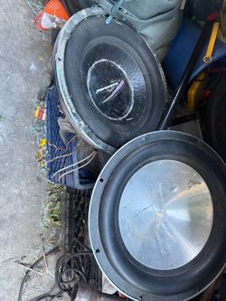 2 subwoofers