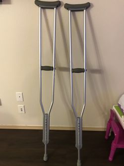 Crunch and walking boots