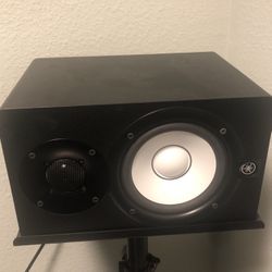 Yamaha HS5 Studio Monitors (2)